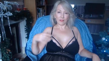 Busty mature lady from UK Christie good at turning you on